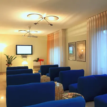 Alexandra Hotel 3*