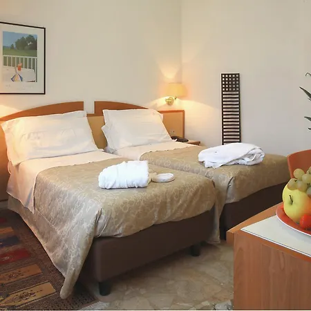 Alexandra Hotel 3*
