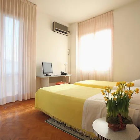Alexandra Hotel