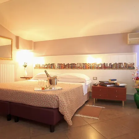 Alexandra Hotel